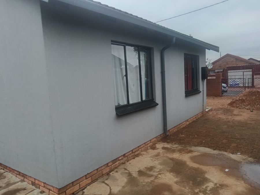 2 Bedroom Property for Sale in Soshanguve FF Gauteng