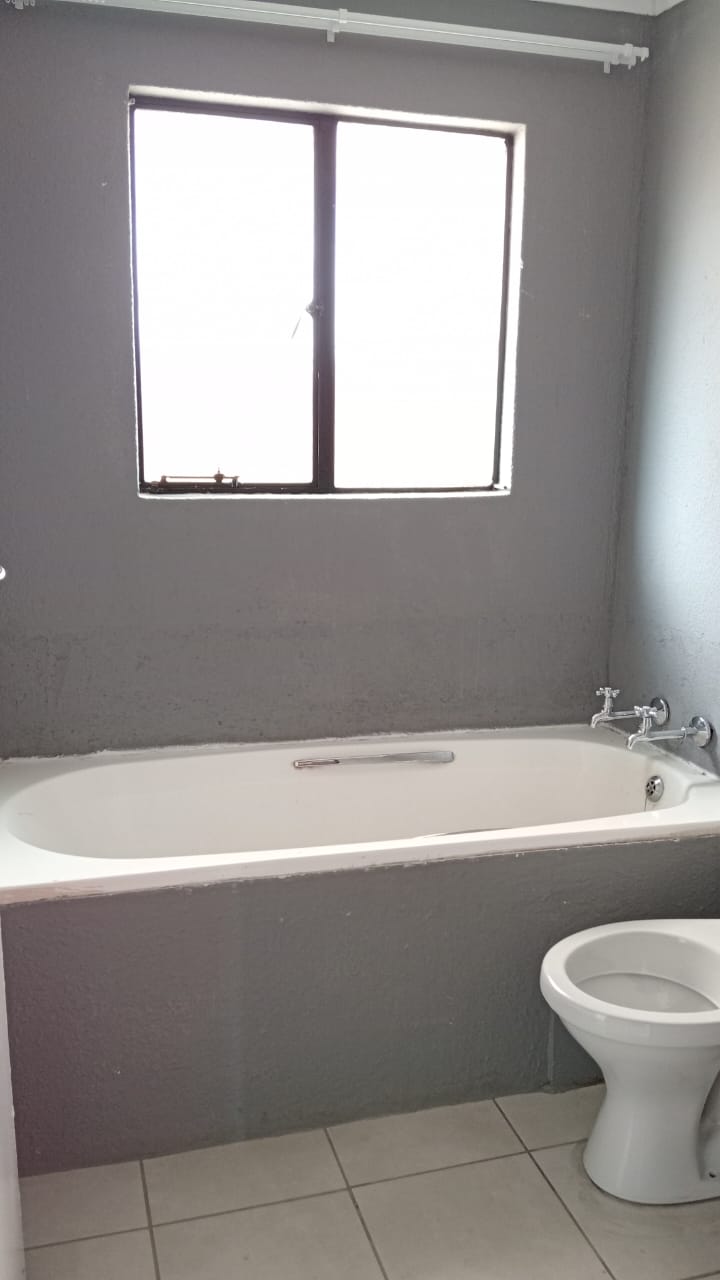 2 Bedroom Property for Sale in Soshanguve FF Gauteng