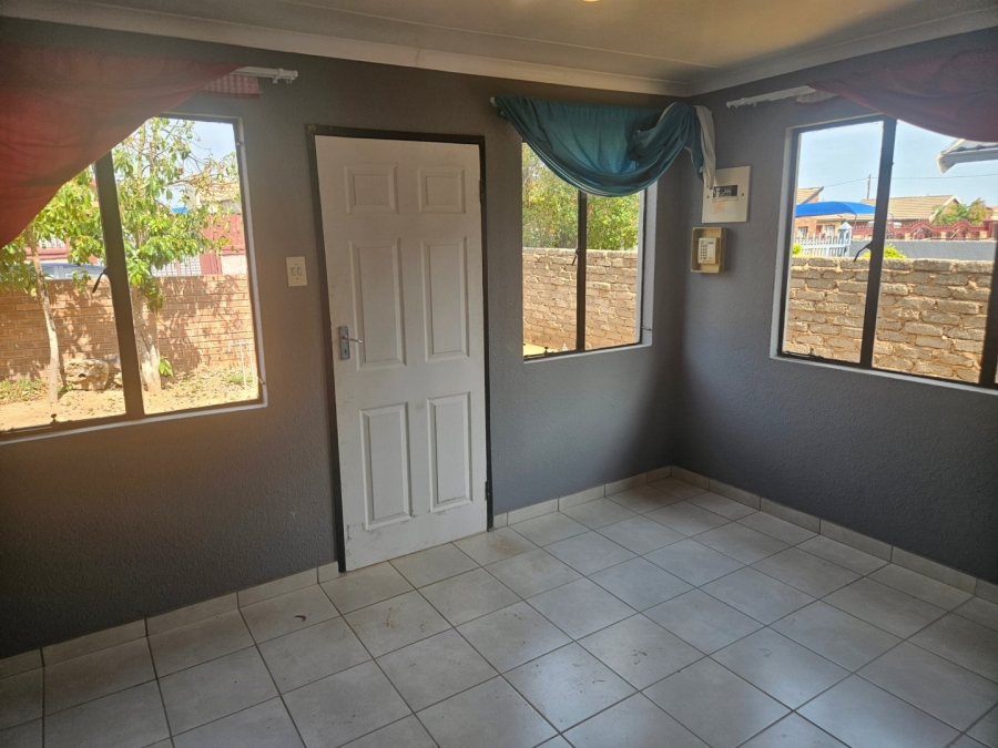 2 Bedroom Property for Sale in Soshanguve FF Gauteng