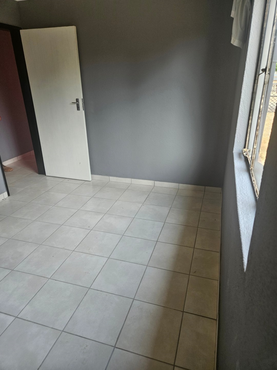 2 Bedroom Property for Sale in Soshanguve FF Gauteng