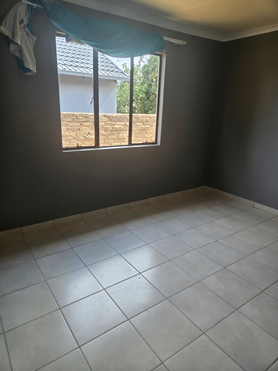 2 Bedroom Property for Sale in Soshanguve FF Gauteng