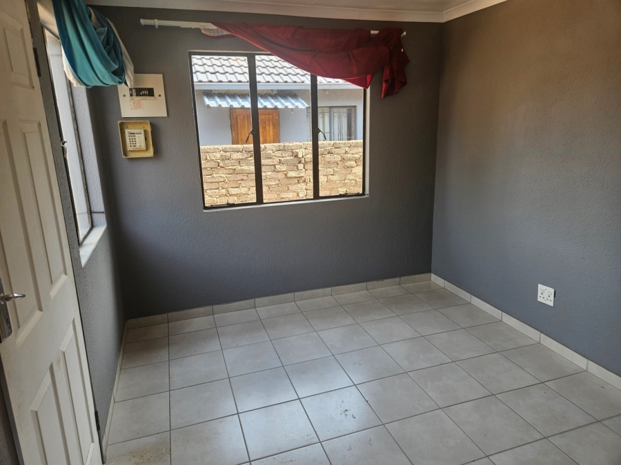 2 Bedroom Property for Sale in Soshanguve FF Gauteng