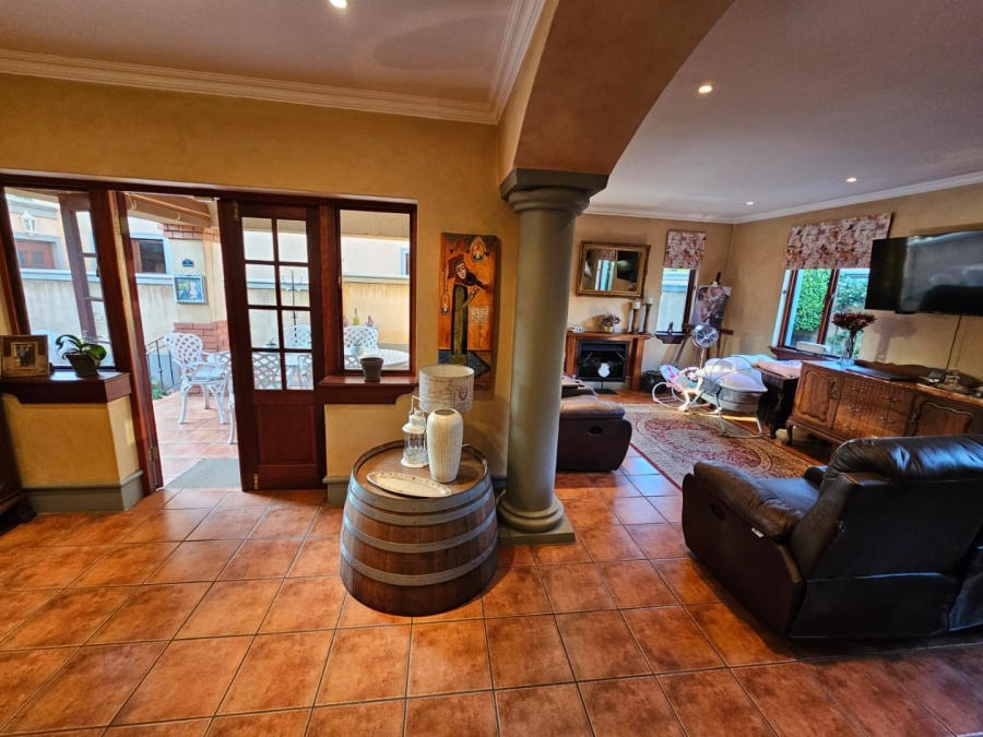 To Let 3 Bedroom Property for Rent in Faerie Glen Gauteng