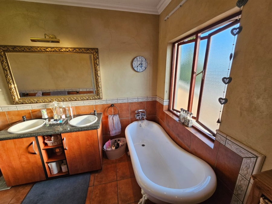 To Let 3 Bedroom Property for Rent in Faerie Glen Gauteng