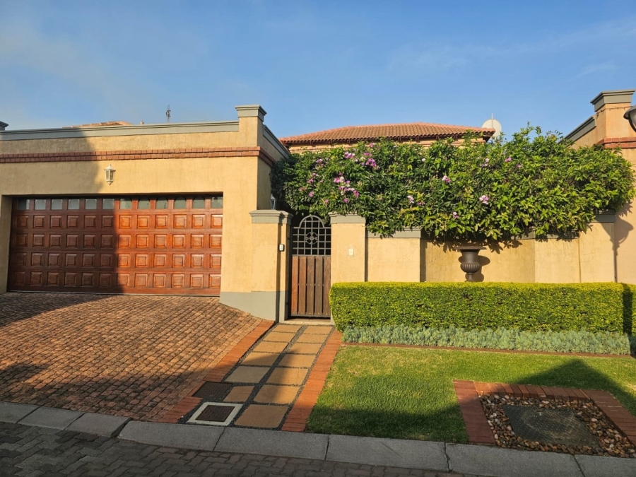 To Let 3 Bedroom Property for Rent in Faerie Glen Gauteng