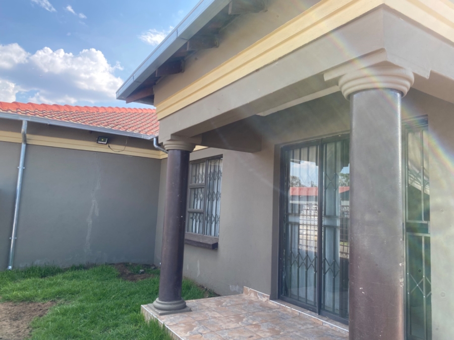 4 Bedroom Property for Sale in Reigerpark Gauteng