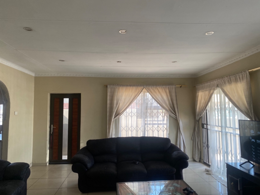 4 Bedroom Property for Sale in Reigerpark Gauteng