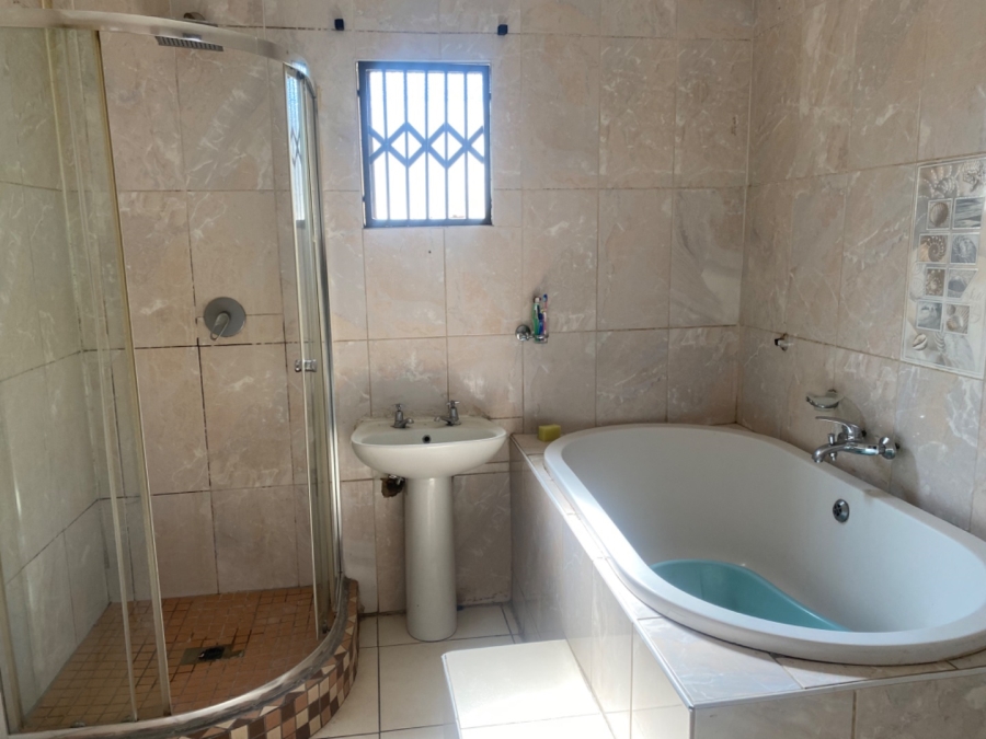 4 Bedroom Property for Sale in Reigerpark Gauteng