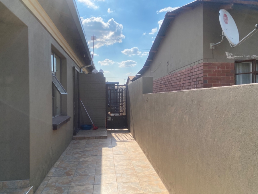 4 Bedroom Property for Sale in Reigerpark Gauteng