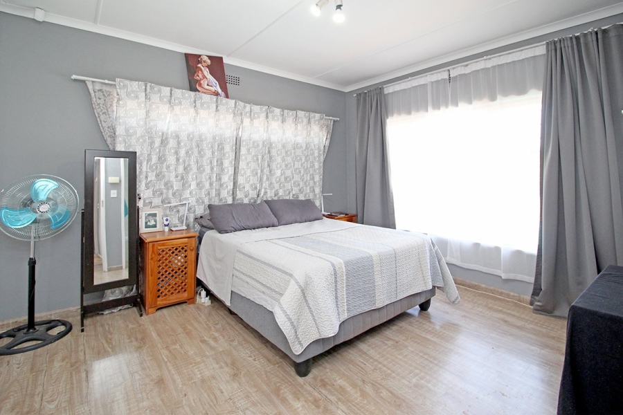 3 Bedroom Property for Sale in Golf Park Gauteng