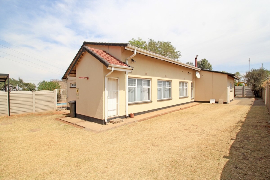 3 Bedroom Property for Sale in Golf Park Gauteng