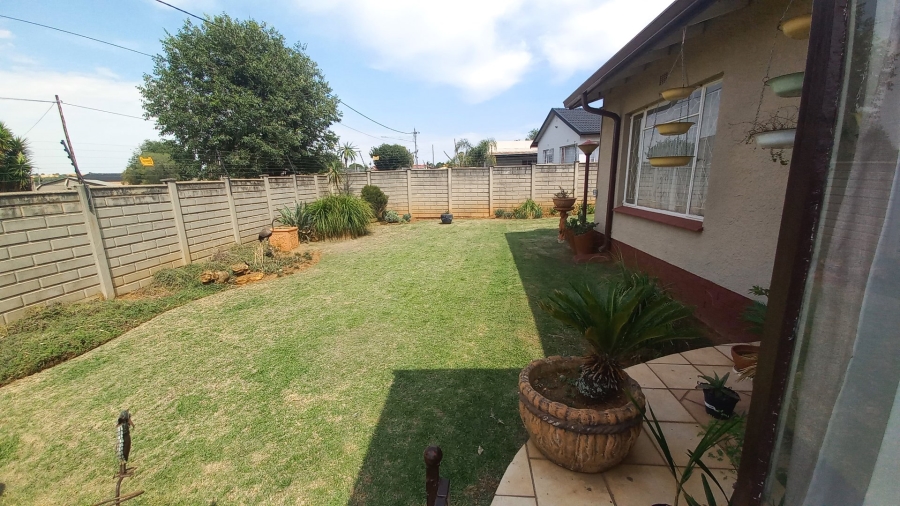 4 Bedroom Property for Sale in Mindalore Gauteng