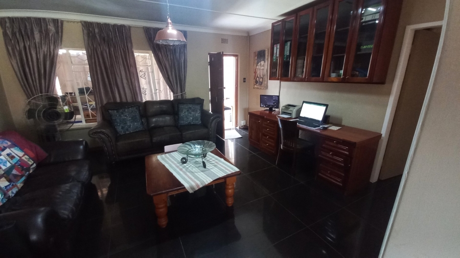 4 Bedroom Property for Sale in Mindalore Gauteng