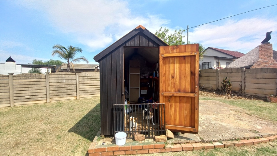 4 Bedroom Property for Sale in Mindalore Gauteng