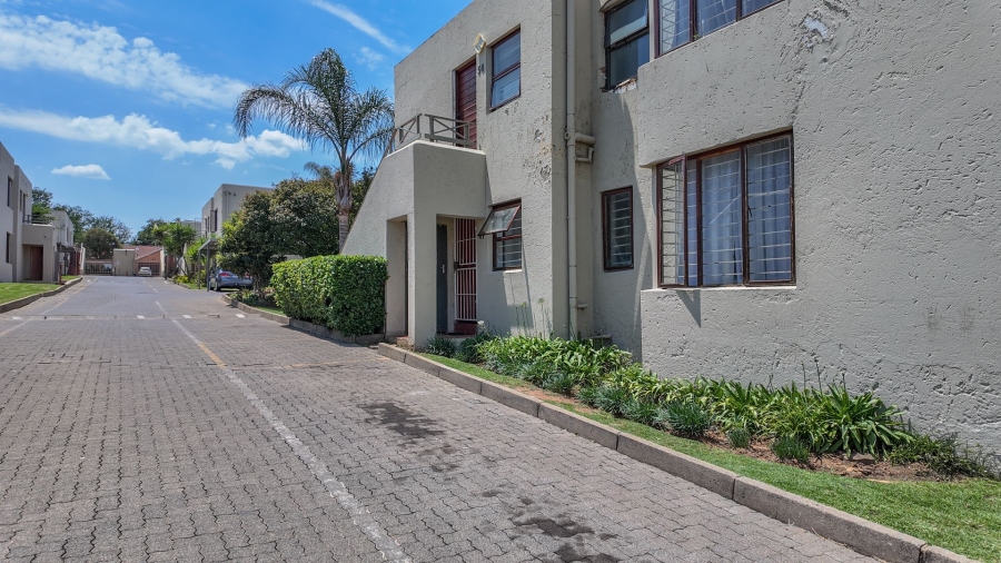 2 Bedroom Property for Sale in Kew Gauteng