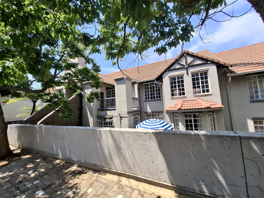 To Let 2 Bedroom Property for Rent in Faerie Glen Gauteng