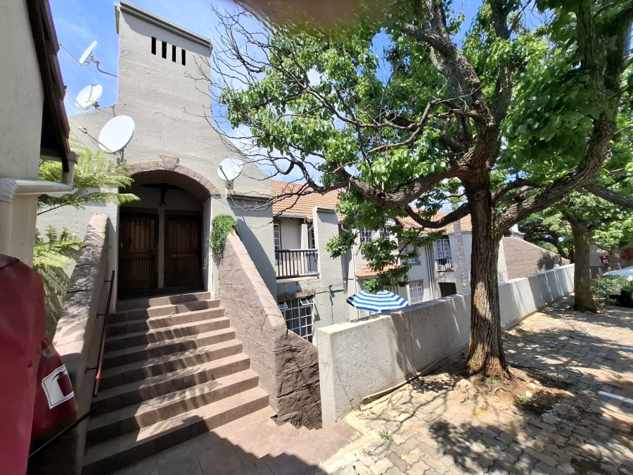 To Let 2 Bedroom Property for Rent in Faerie Glen Gauteng