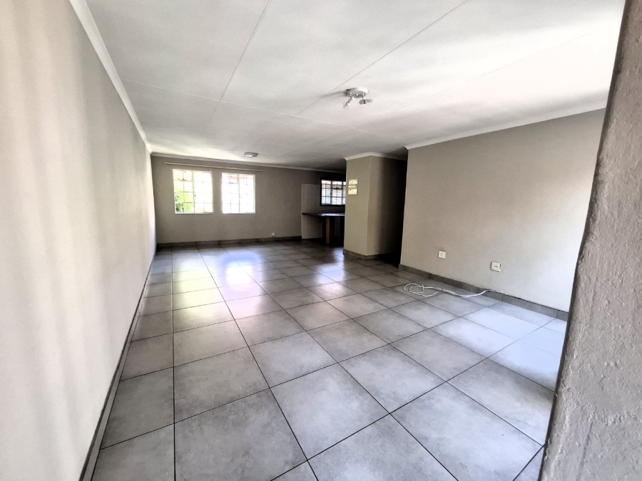 To Let 2 Bedroom Property for Rent in Faerie Glen Gauteng