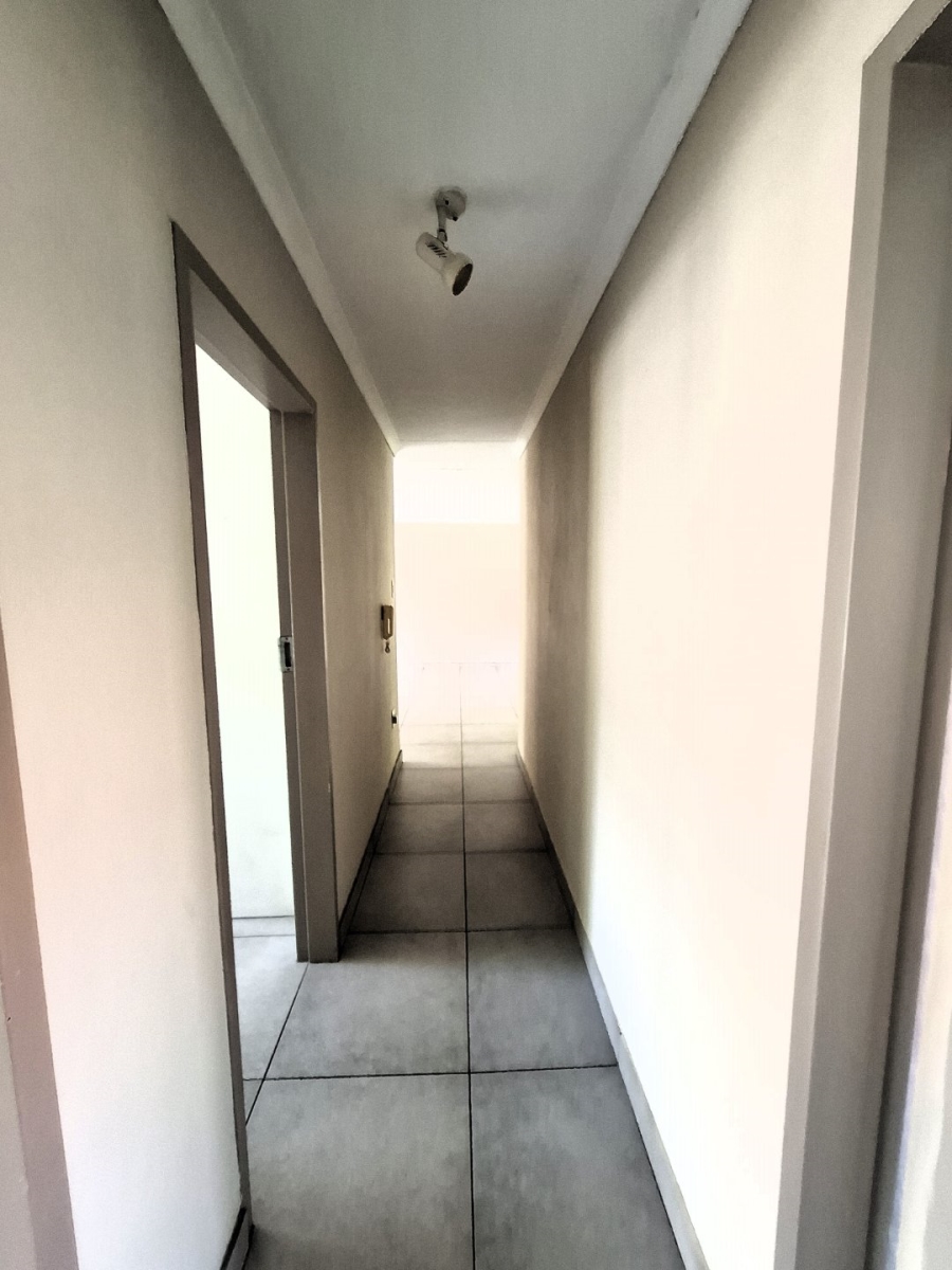 To Let 2 Bedroom Property for Rent in Faerie Glen Gauteng