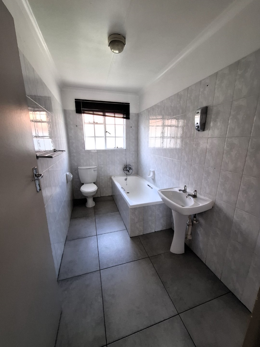 To Let 2 Bedroom Property for Rent in Faerie Glen Gauteng