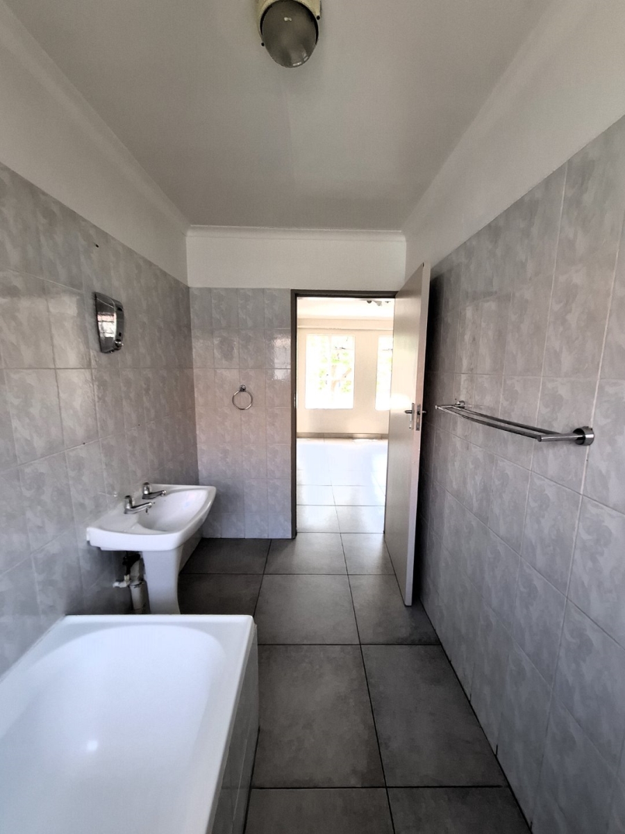 To Let 2 Bedroom Property for Rent in Faerie Glen Gauteng