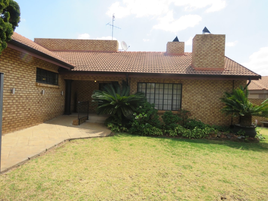 3 Bedroom Property for Sale in Amberfield Gauteng