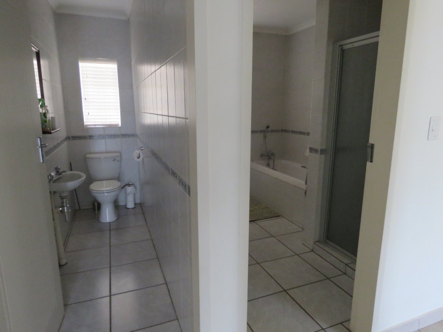 3 Bedroom Property for Sale in Amberfield Gauteng