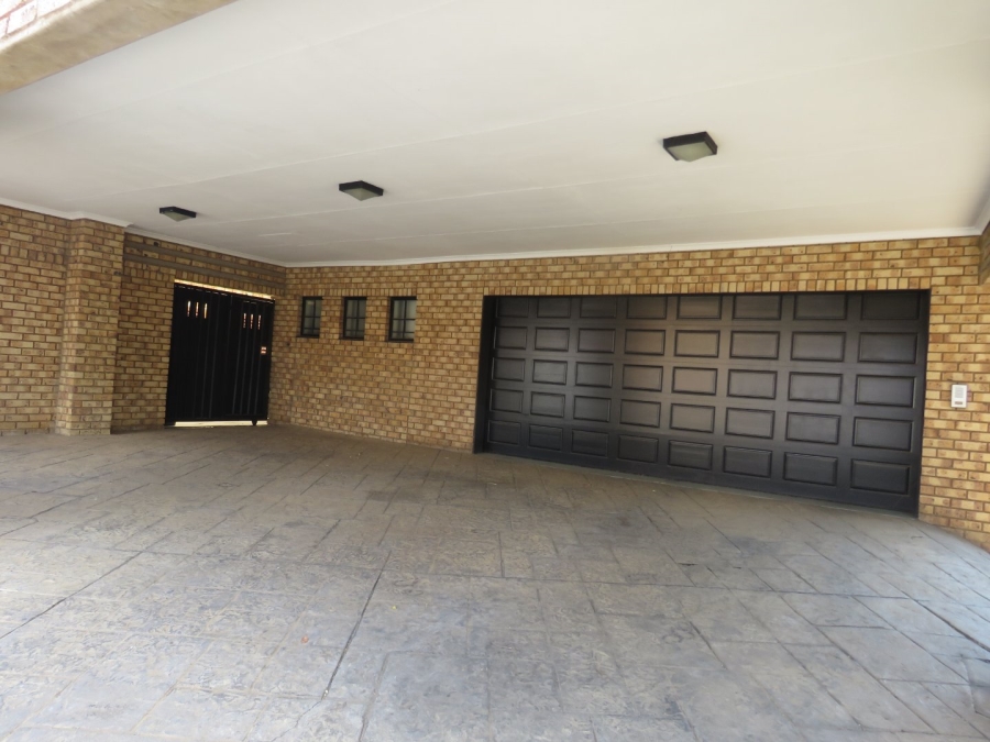 3 Bedroom Property for Sale in Amberfield Gauteng