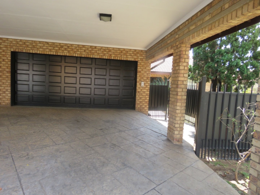 3 Bedroom Property for Sale in Amberfield Gauteng