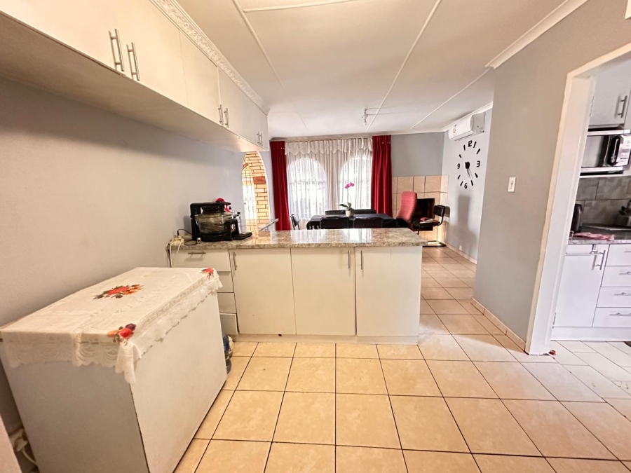 4 Bedroom Property for Sale in Lenasia South Gauteng