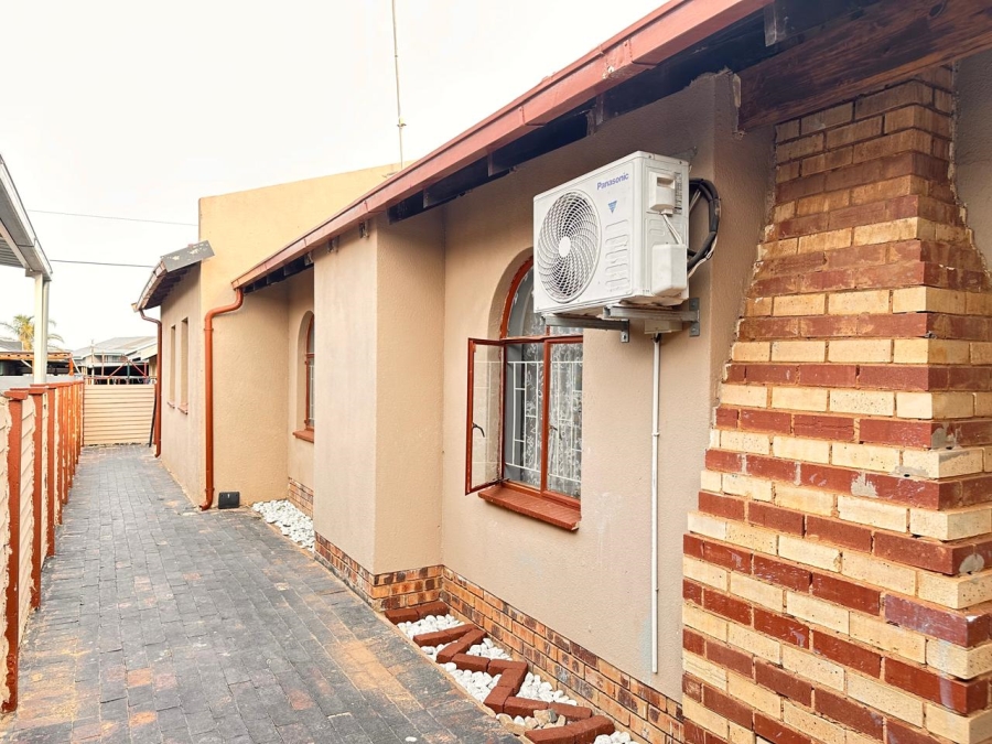 4 Bedroom Property for Sale in Lenasia South Gauteng