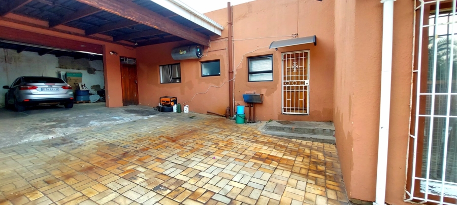 4 Bedroom Property for Sale in Alan Manor Gauteng