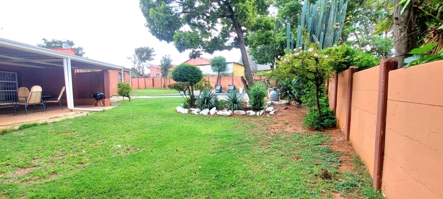 4 Bedroom Property for Sale in Alan Manor Gauteng