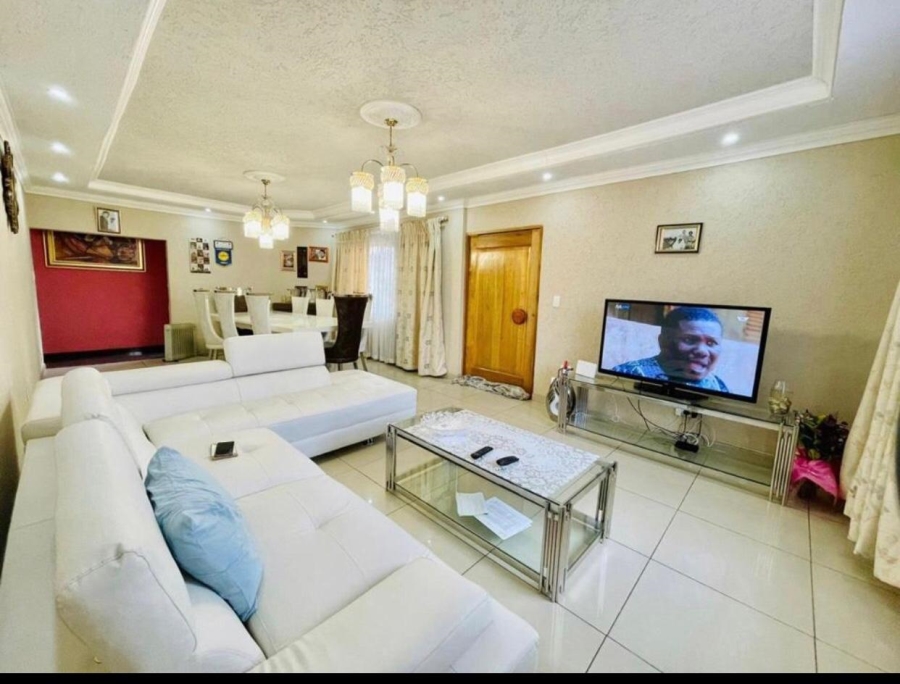 5 Bedroom Property for Sale in South Hills Gauteng