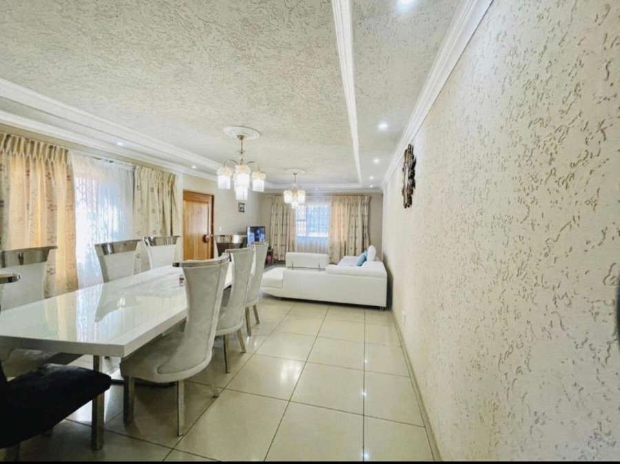 5 Bedroom Property for Sale in South Hills Gauteng