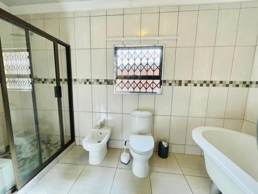 5 Bedroom Property for Sale in South Hills Gauteng