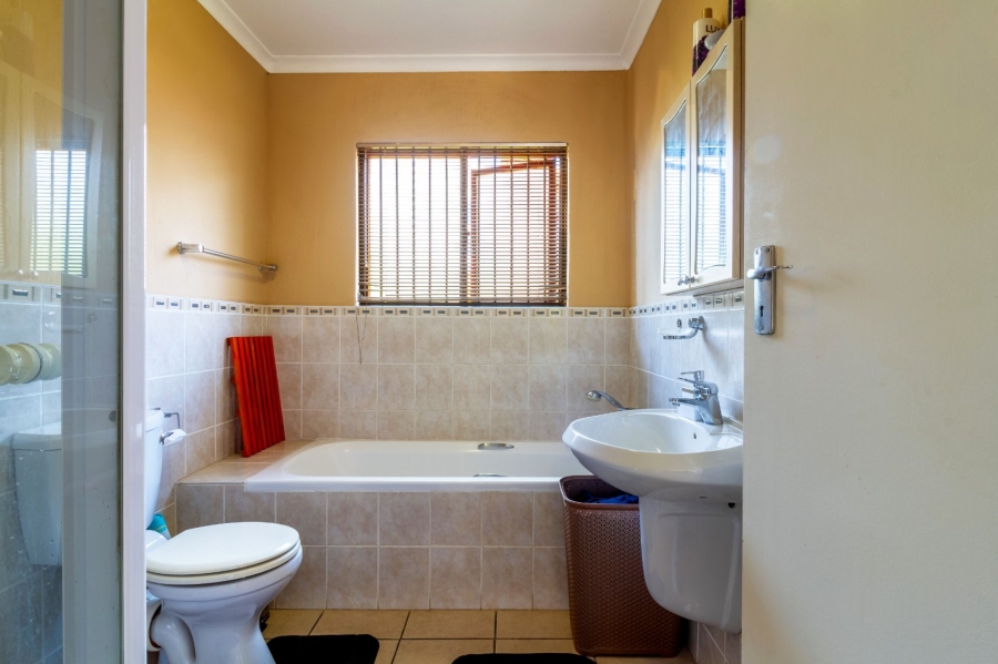 To Let 3 Bedroom Property for Rent in Sundowner Gauteng