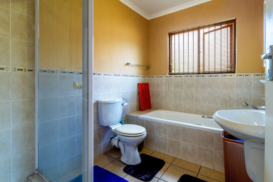 To Let 3 Bedroom Property for Rent in Sundowner Gauteng