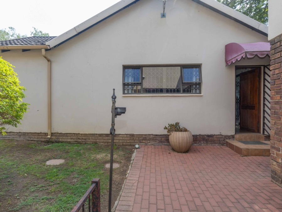  Bedroom Property for Sale in Edenvale Central Gauteng