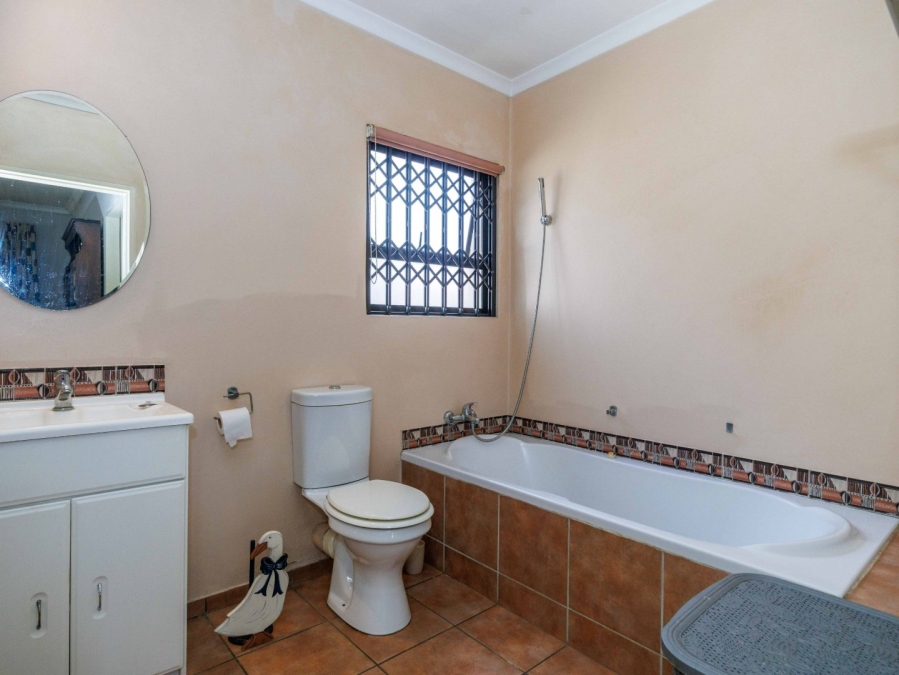  Bedroom Property for Sale in Edenvale Central Gauteng