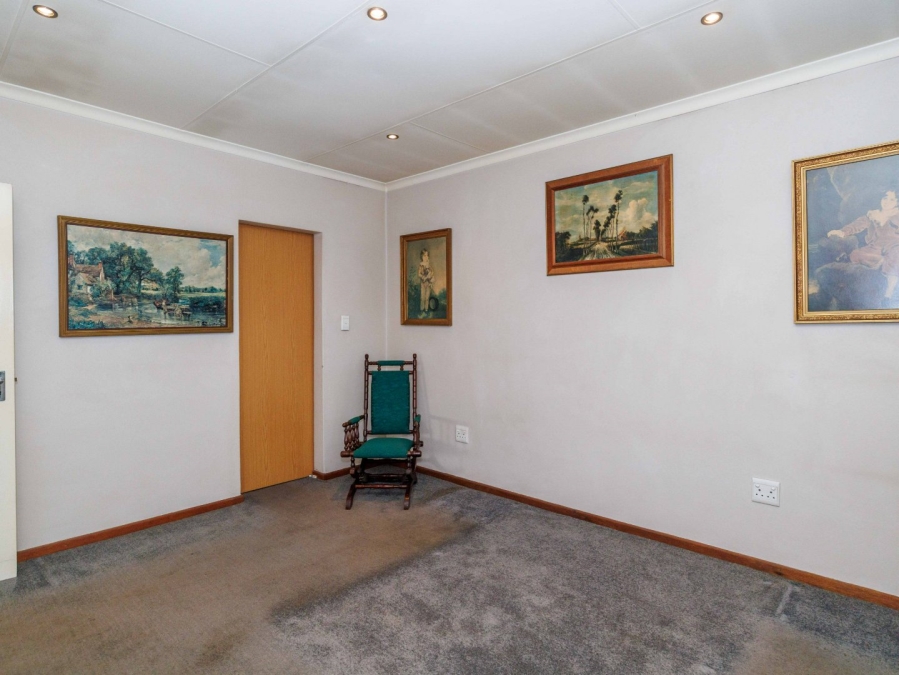  Bedroom Property for Sale in Edenvale Central Gauteng