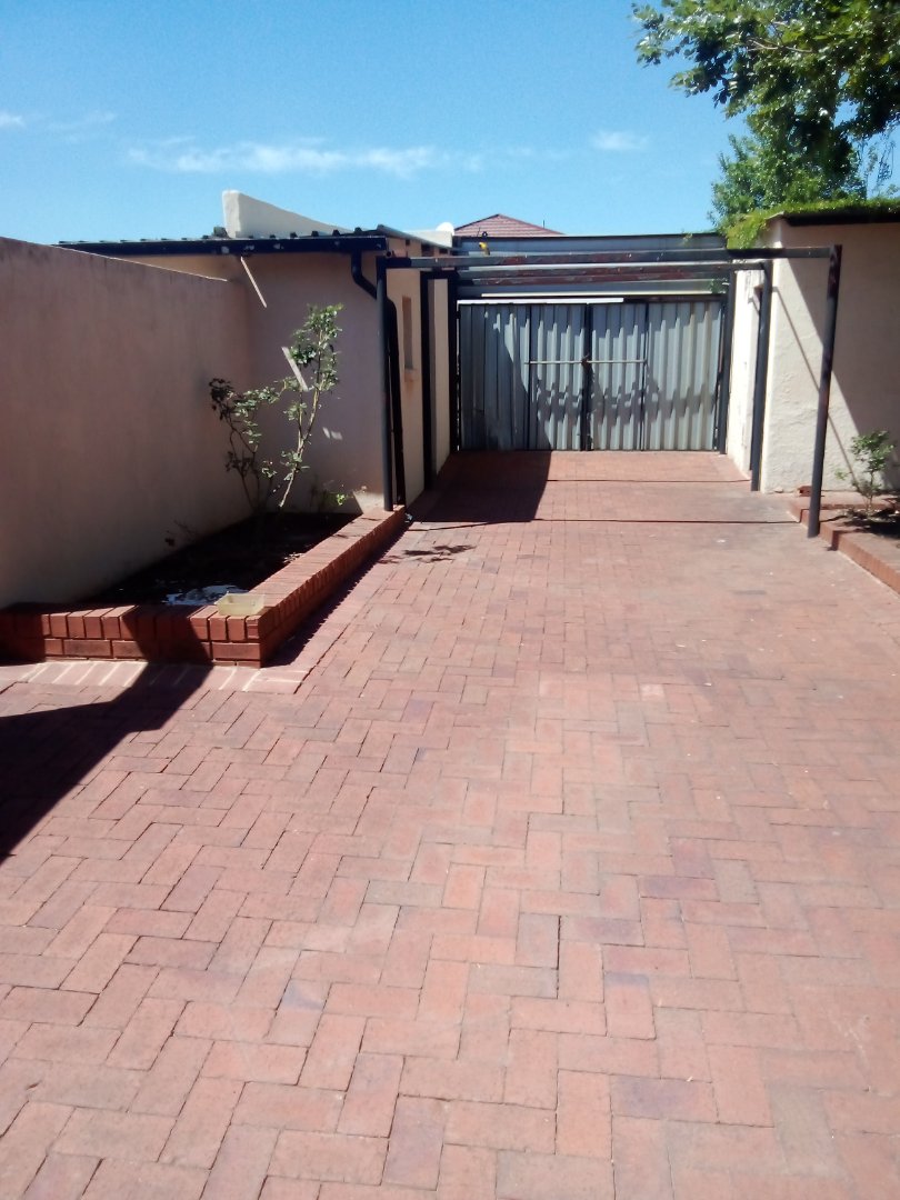 4 Bedroom Property for Sale in Brixton Gauteng