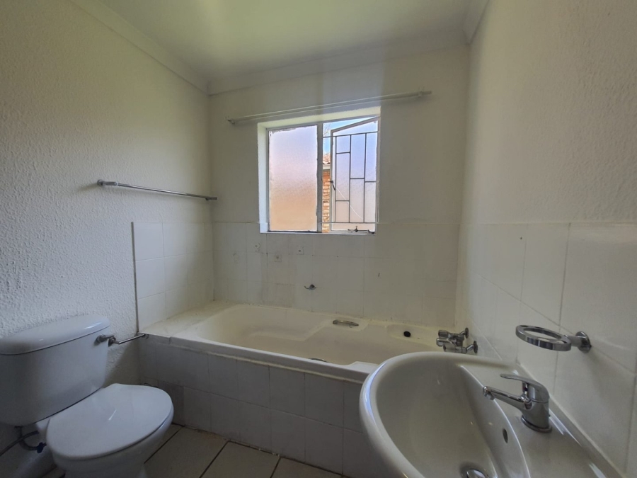 2 Bedroom Property for Sale in Groblerpark Gauteng