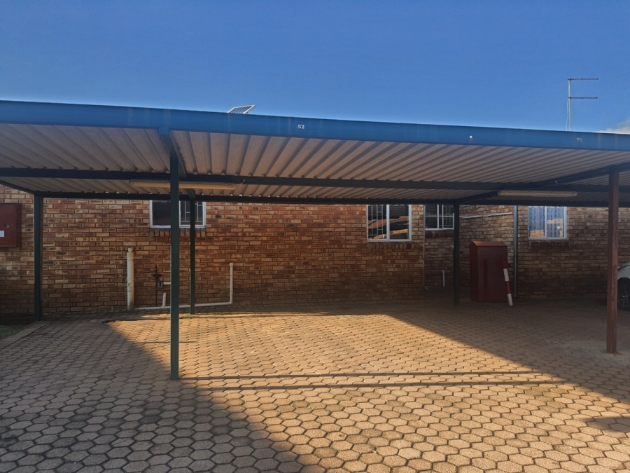 2 Bedroom Property for Sale in Groblerpark Gauteng