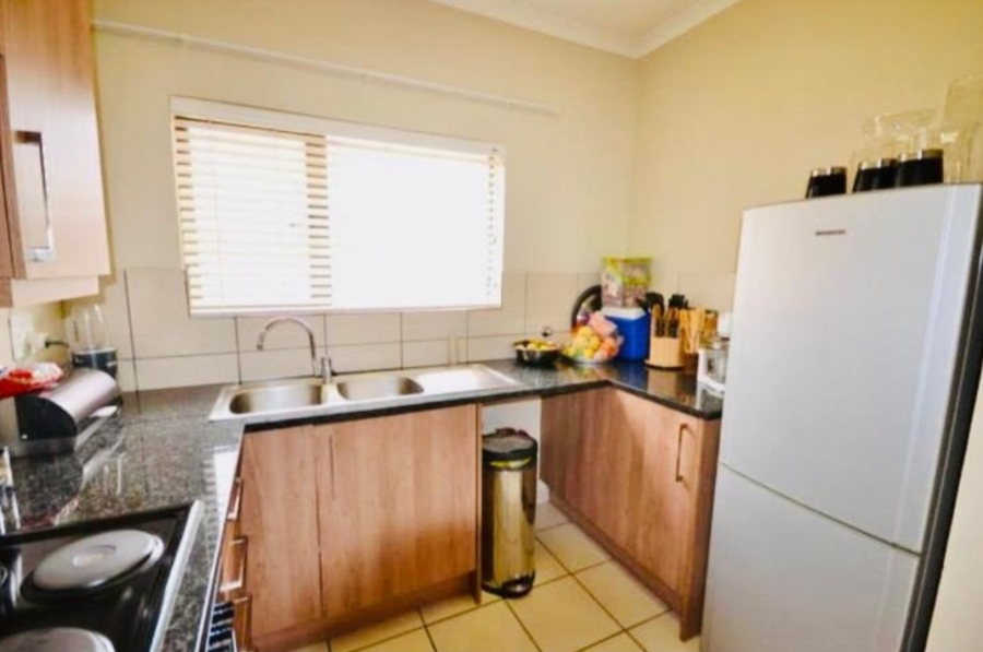 To Let 2 Bedroom Property for Rent in South Crest Gauteng