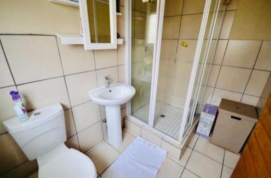 To Let 2 Bedroom Property for Rent in South Crest Gauteng