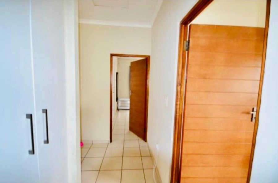 To Let 2 Bedroom Property for Rent in South Crest Gauteng