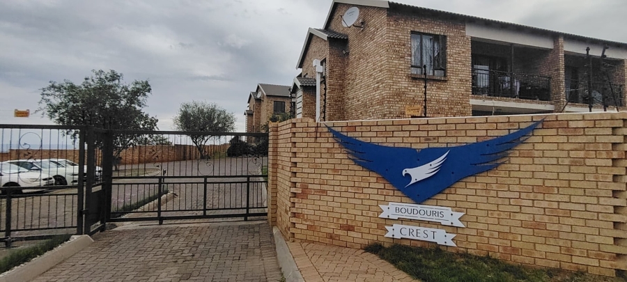 To Let 2 Bedroom Property for Rent in South Crest Gauteng