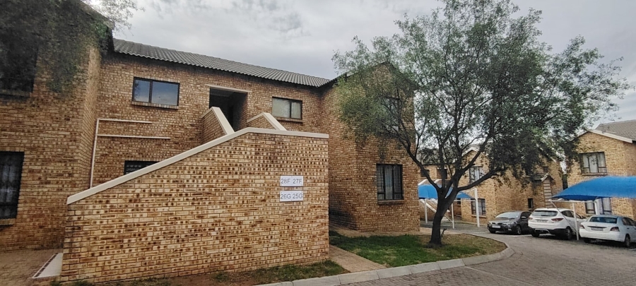 To Let 2 Bedroom Property for Rent in South Crest Gauteng