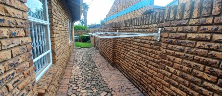 To Let 3 Bedroom Property for Rent in Edelweiss Gauteng